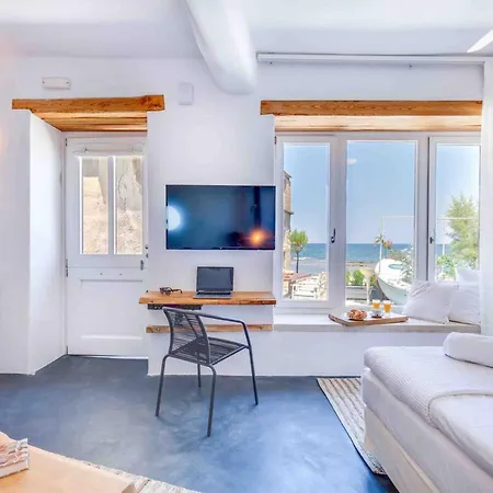 Apartment Skiff - Transformed On The Water's Edge *