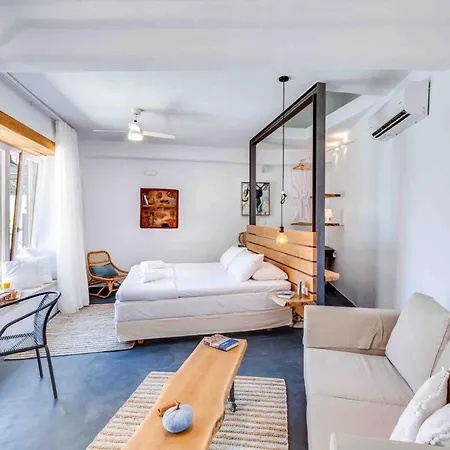 Skiff - Transformed On The Water's Edge Apartment *